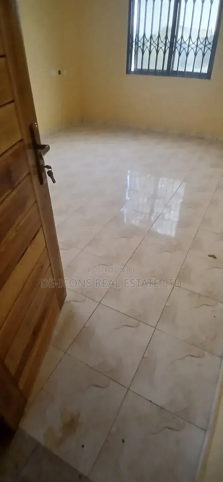2bdrm Duplex in De-Icons Real Estate, Awutu Senya East Municipal