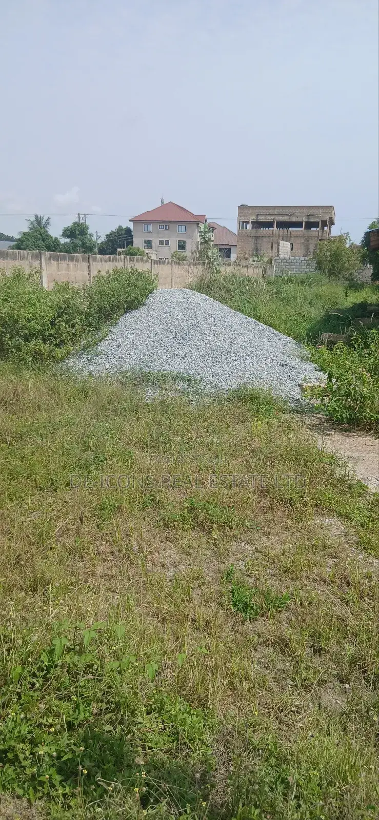 11⁄2 Plots of Land Fenced Together and Registered for Sale