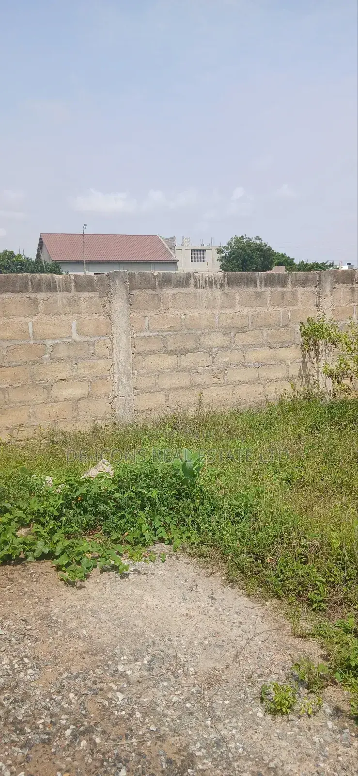 11⁄2 Plots of Land Fenced Together and Registered for Sale