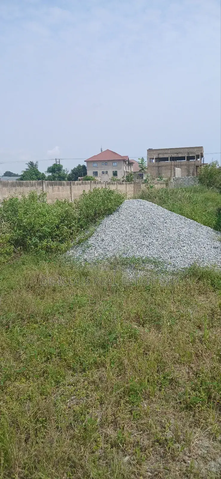 11⁄2 Plots of Land Fenced Together and Registered for Sale
