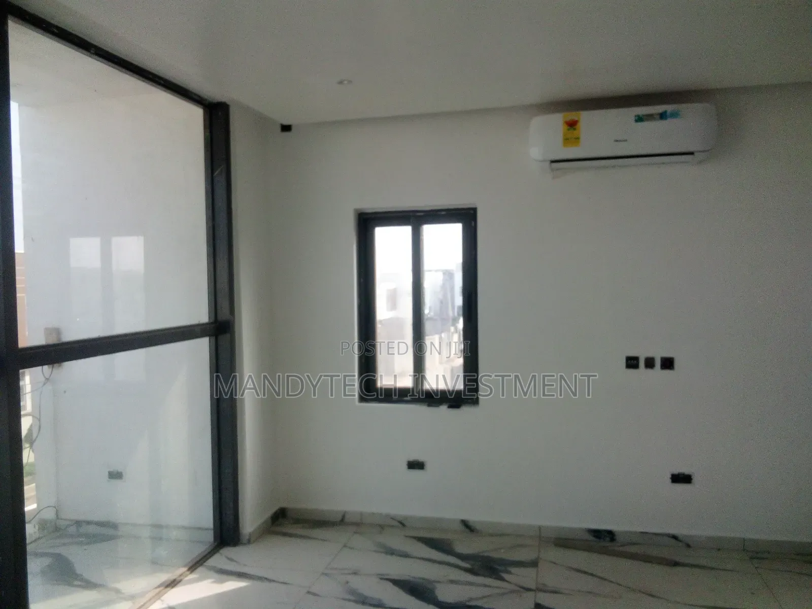 Furnished 5bdrm Mansion in School Junction for sale