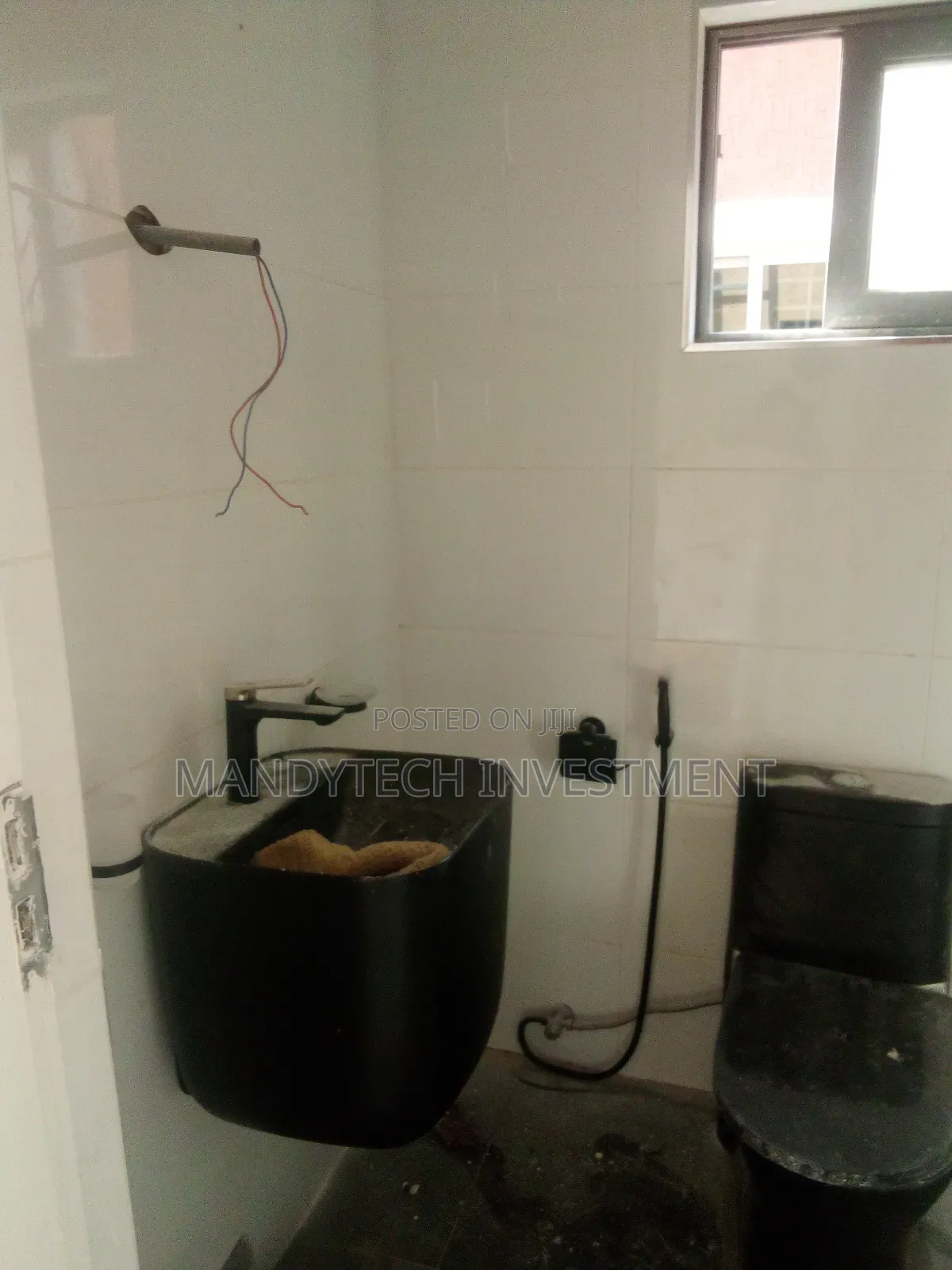 Furnished 5bdrm Mansion in School Junction for sale