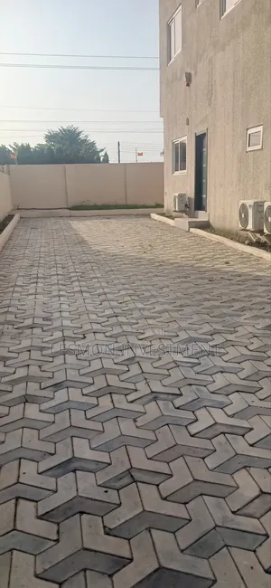 4bdrm Duplex in Lesmon Investment, Spintex for rent