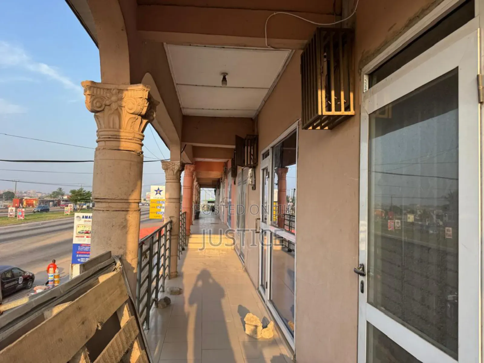 5 Beds House With 16 Shops Ablekuma