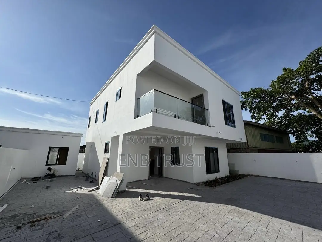 3bdrm Duplex in West Trasaco, Accra Metropolitan for sale