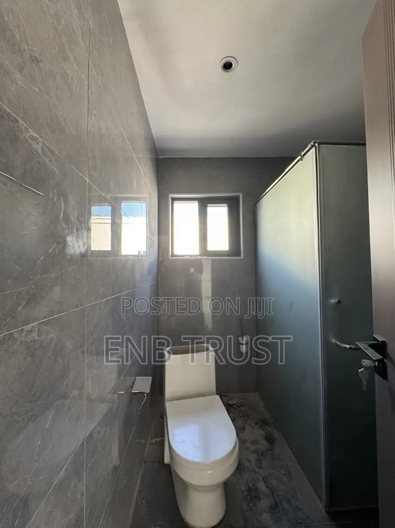 3bdrm Duplex in West Trasaco, Accra Metropolitan for sale