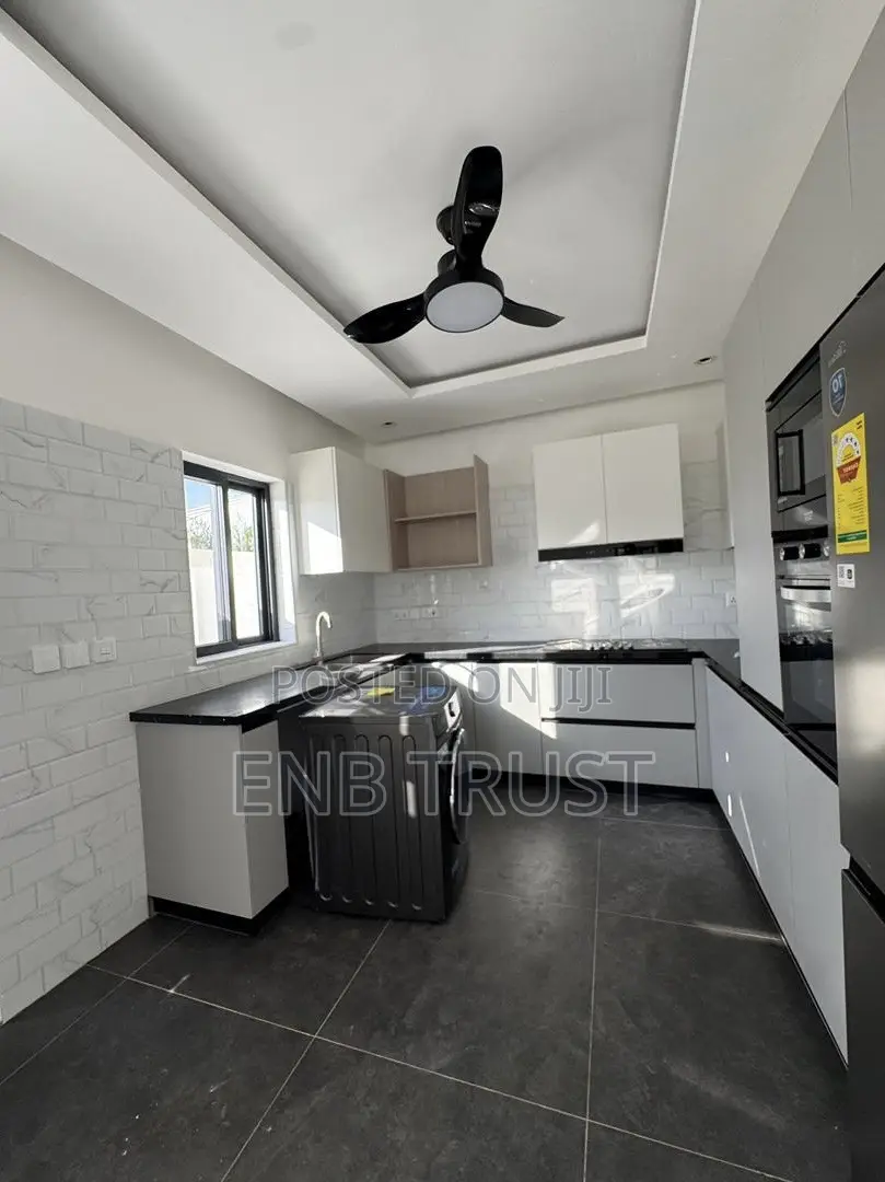 3bdrm Duplex in West Trasaco, Accra Metropolitan for sale