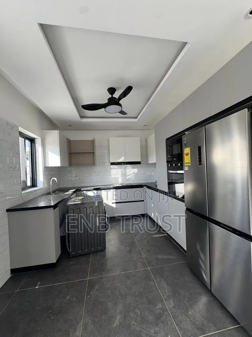 3bdrm Duplex in West Trasaco, Accra Metropolitan for sale