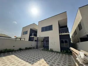 4bdrm House in Ashaley Botwe 3Rd, Little Roses Area for sale