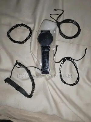 Black Wristwatch Of 4 Bracelet
