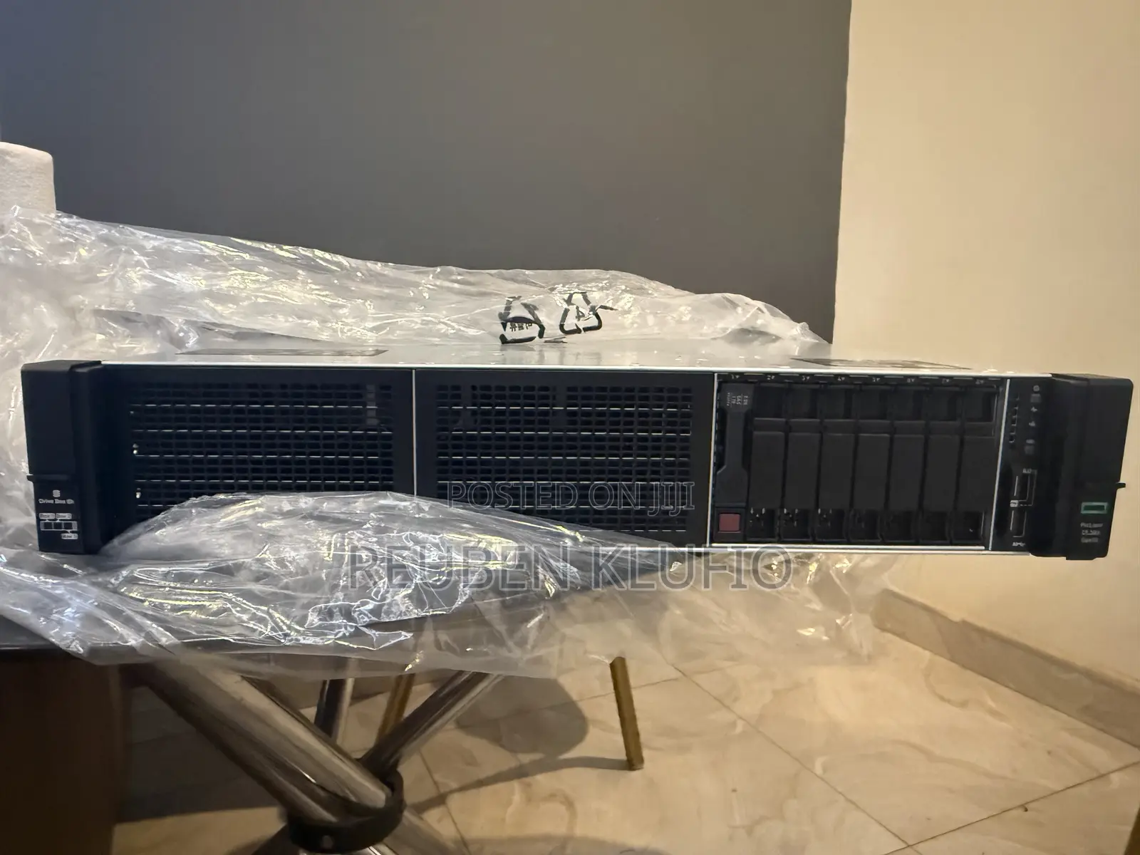New Server HP ProLiant DL 380 G10 4210R 32GB Intel Xeon HDD+SSD 1T
