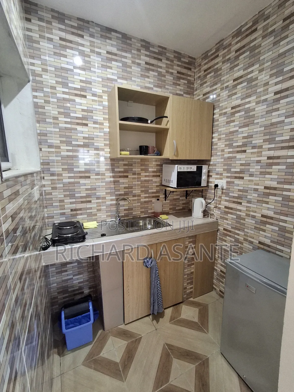 Nice 1 Bedroom Self Contain Airbnb/Short Stay at Kwabenya