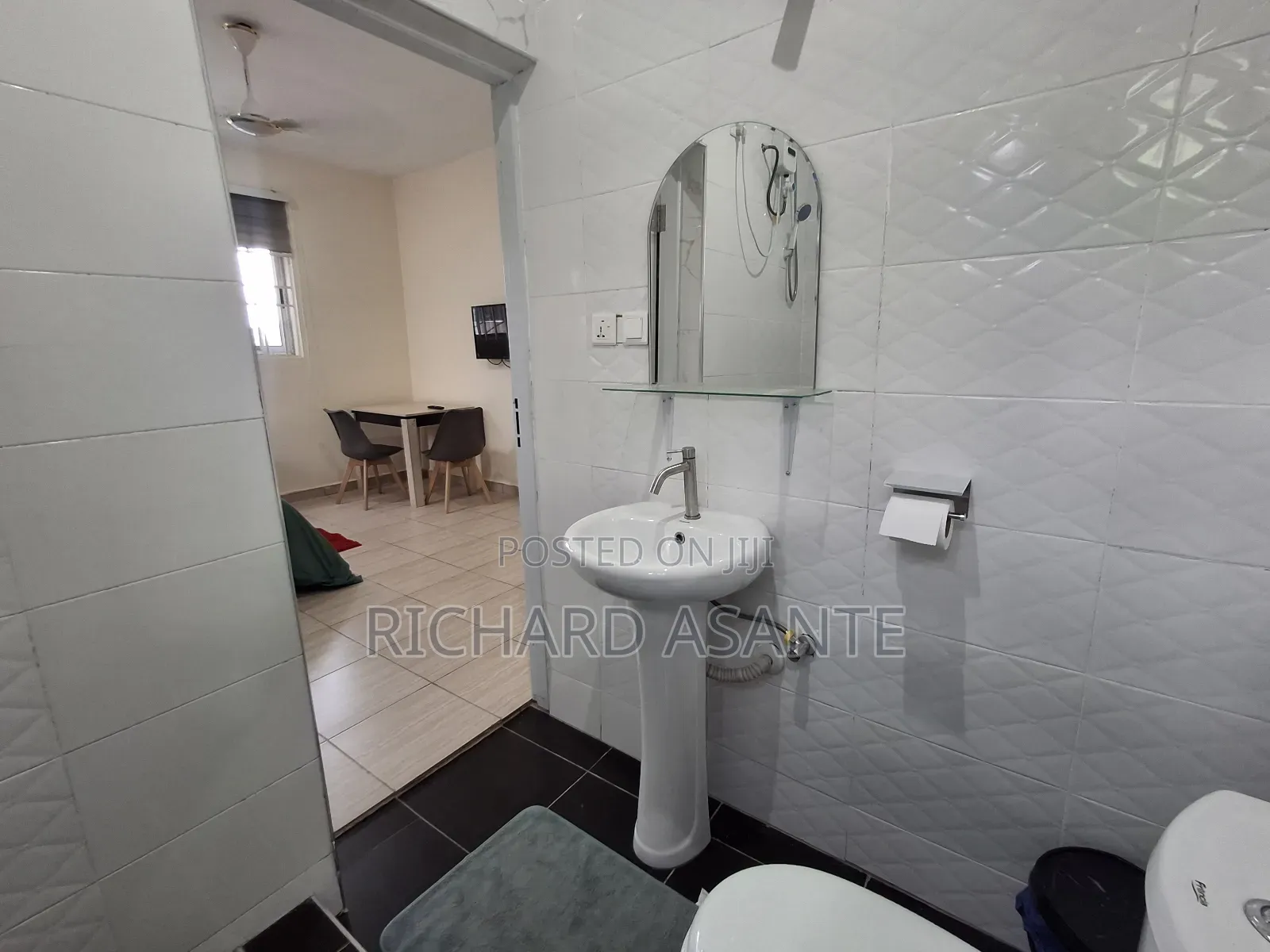 Nice 1 Bedroom Self Contain Airbnb/Short Stay at Kwabenya
