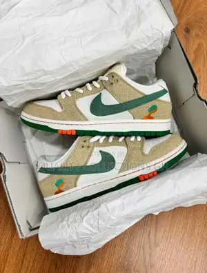 Nike Low Dunk