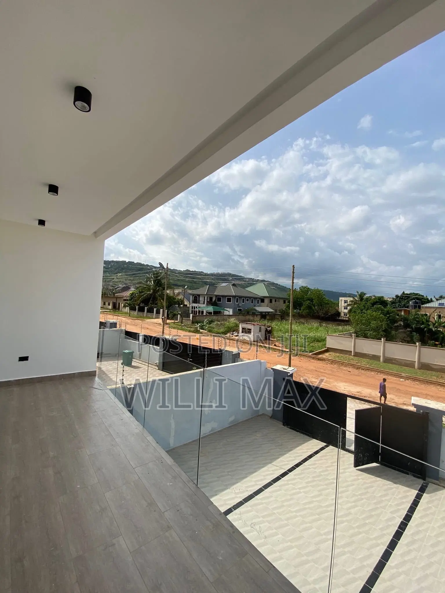 4bdrm Duplex in Ayimensah, Oyarifa Mall Area for sale
