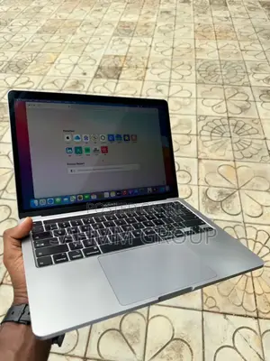 Laptop Apple MacBook Pro 2020 16GB Intel Core i5 SSD 250GB