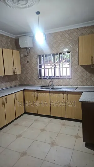 3bdrm House in Spintex, Sakumono for rent