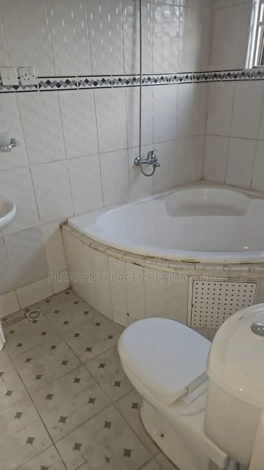3bdrm House in Pleasantplaces, Spintex for rent