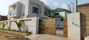 5bdrm House in Fredimens Real, Kumasi Metropolitan for sale