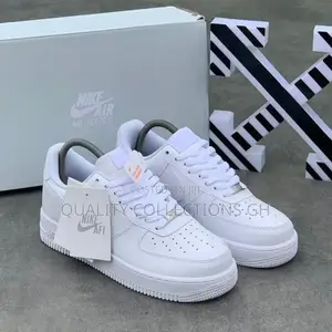 White Nike Airforce