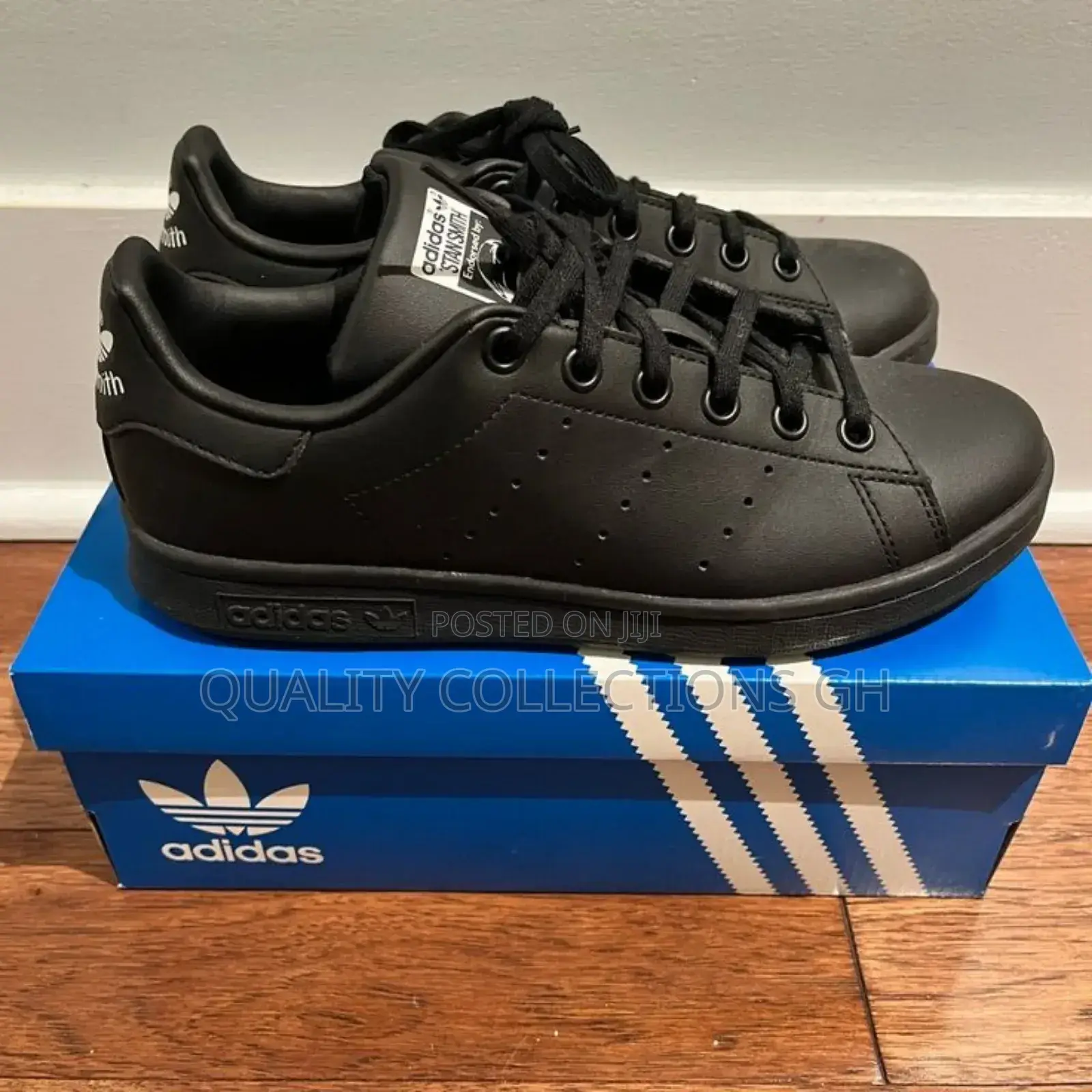 Black Adidas Stan Smith