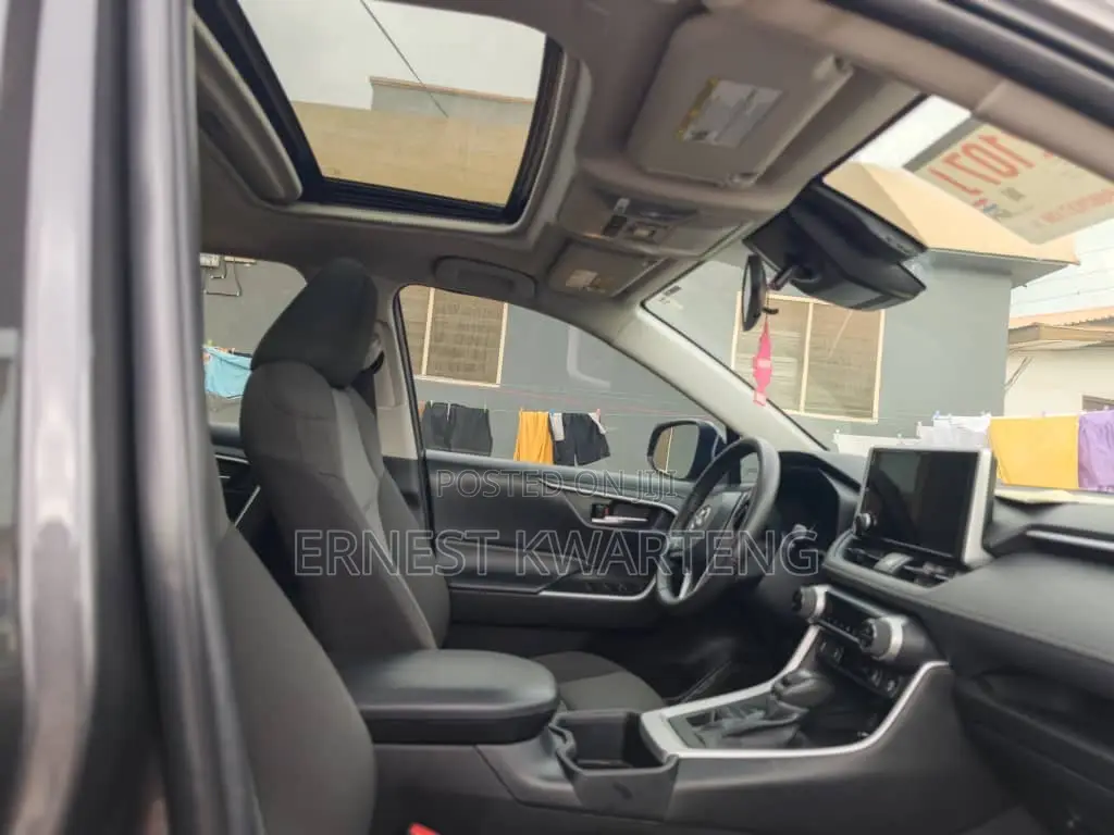 Toyota RAV4 XLE Premium AWD 2023 Gray