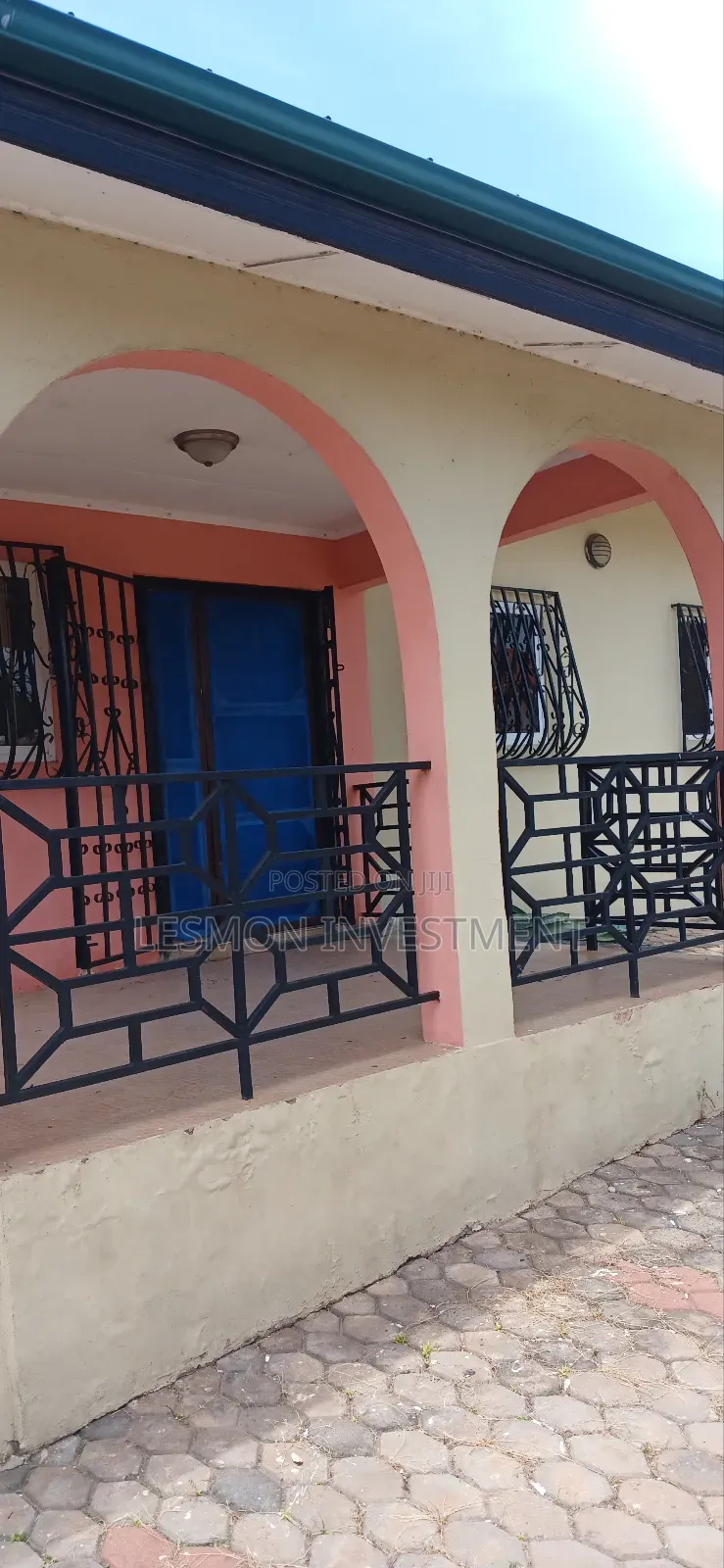 2bdrm House in Lesmon Investment, Manet Court for sale