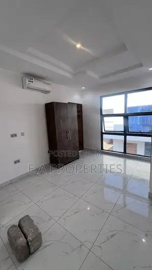 3bdrm House in E A Properties, Lake Side Estate for sale