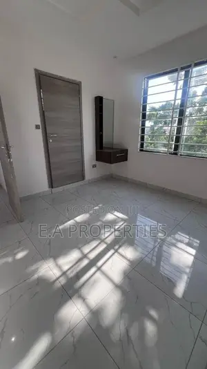 3bdrm House in E A Properties, Lake Side Estate for sale