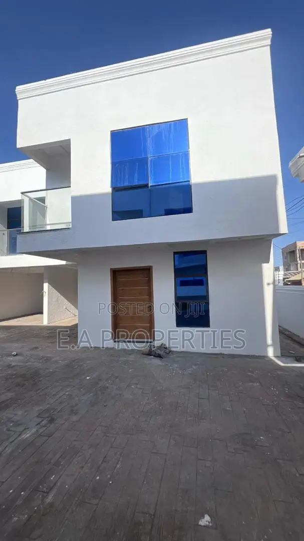 3bdrm House in E A Properties, Lake Side Estate for sale