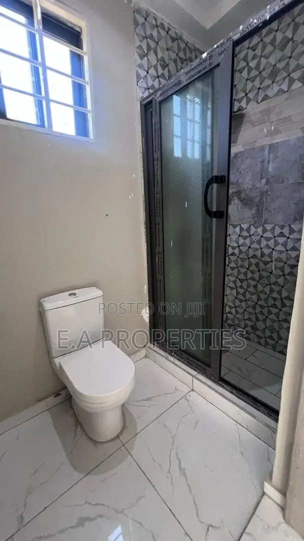3bdrm House in E A Properties, Lake Side Estate for sale