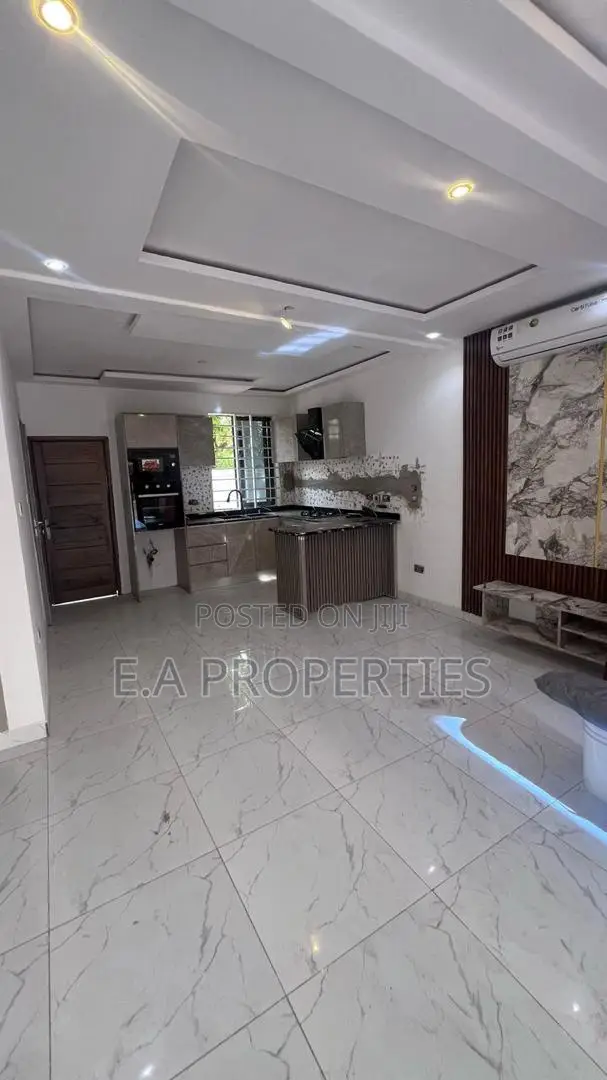 3bdrm House in E A Properties, Lake Side Estate for sale