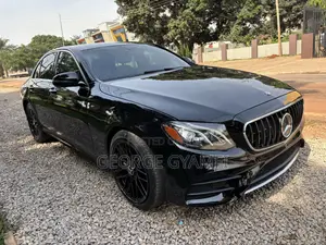 Mercedes-Benz E300 2018 Black