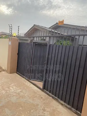 3bdrm House in Teshie for rent