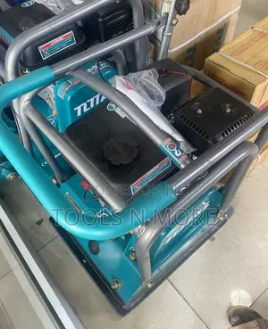Total Gasoline Plate Compactor 90kg 6.5hp