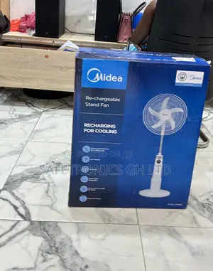 Ultra Modern Stand Rechargeable 18” Electric White Midea Fan