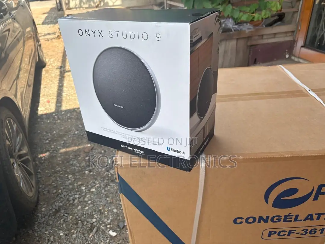Harman Kardon Onyx Studio 9 Sleek, Bold Music Powerhouse