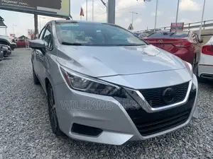 Nissan Versa 1.6 SV 2021 Silver