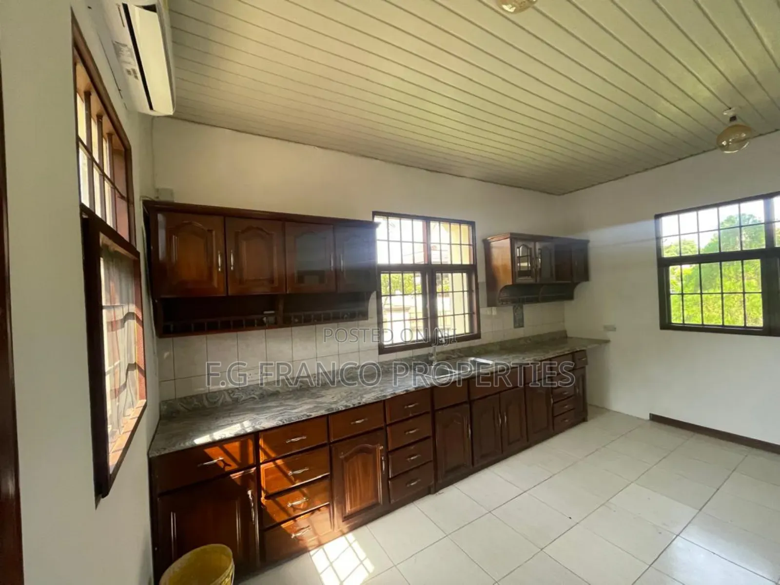 3bdrm House in Kg Franco Properties, Ashaiman Municipal for rent