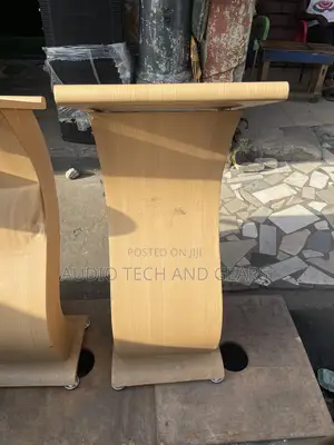 Wooden Pulpit {Brown}