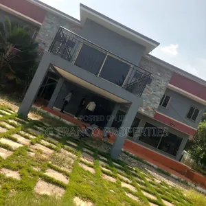 3bdrm House in Kg. Franco, Tema Metropolitan for rent