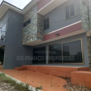 3bdrm House in Kg. Franco, Tema Metropolitan for rent
