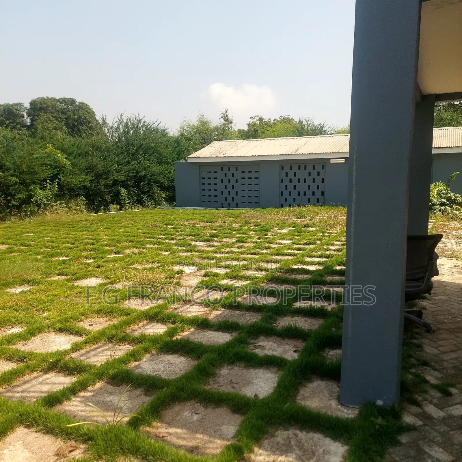 3bdrm House in Kg. Franco, Tema Metropolitan for rent
