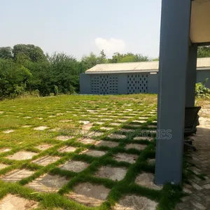 3bdrm House in Kg. Franco, Tema Metropolitan for rent