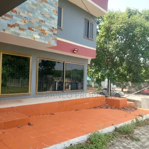 3bdrm House in Kg. Franco, Tema Metropolitan for rent