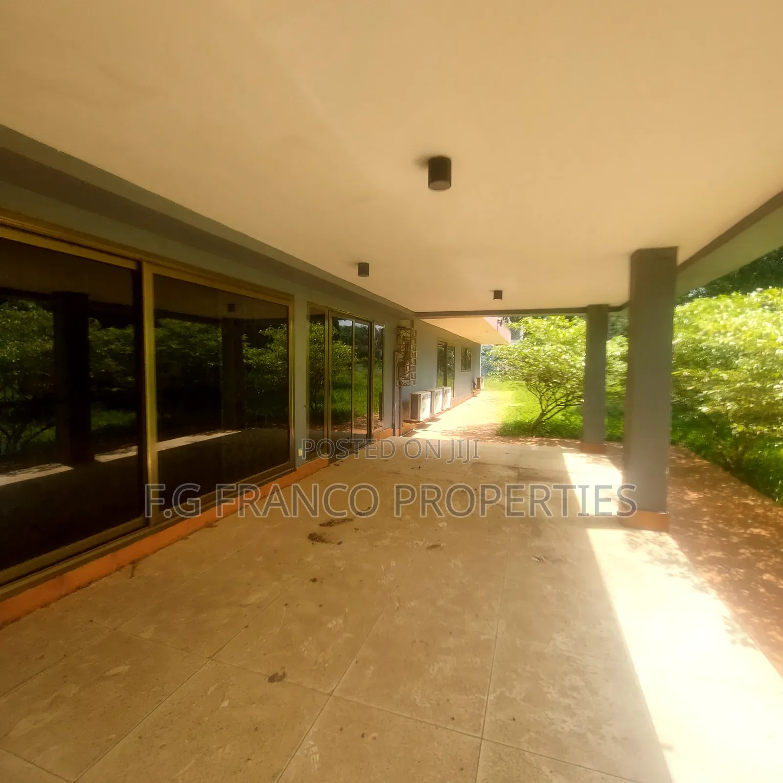 3bdrm House in Kg. Franco, Tema Metropolitan for rent
