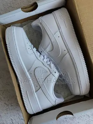 White Sneaker Unisex