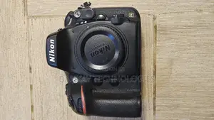 Nikon D800 Body With Battery And Charger