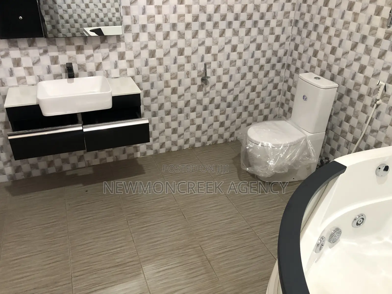 7bdrm House in East Legon, Accra Metropolitan for rent