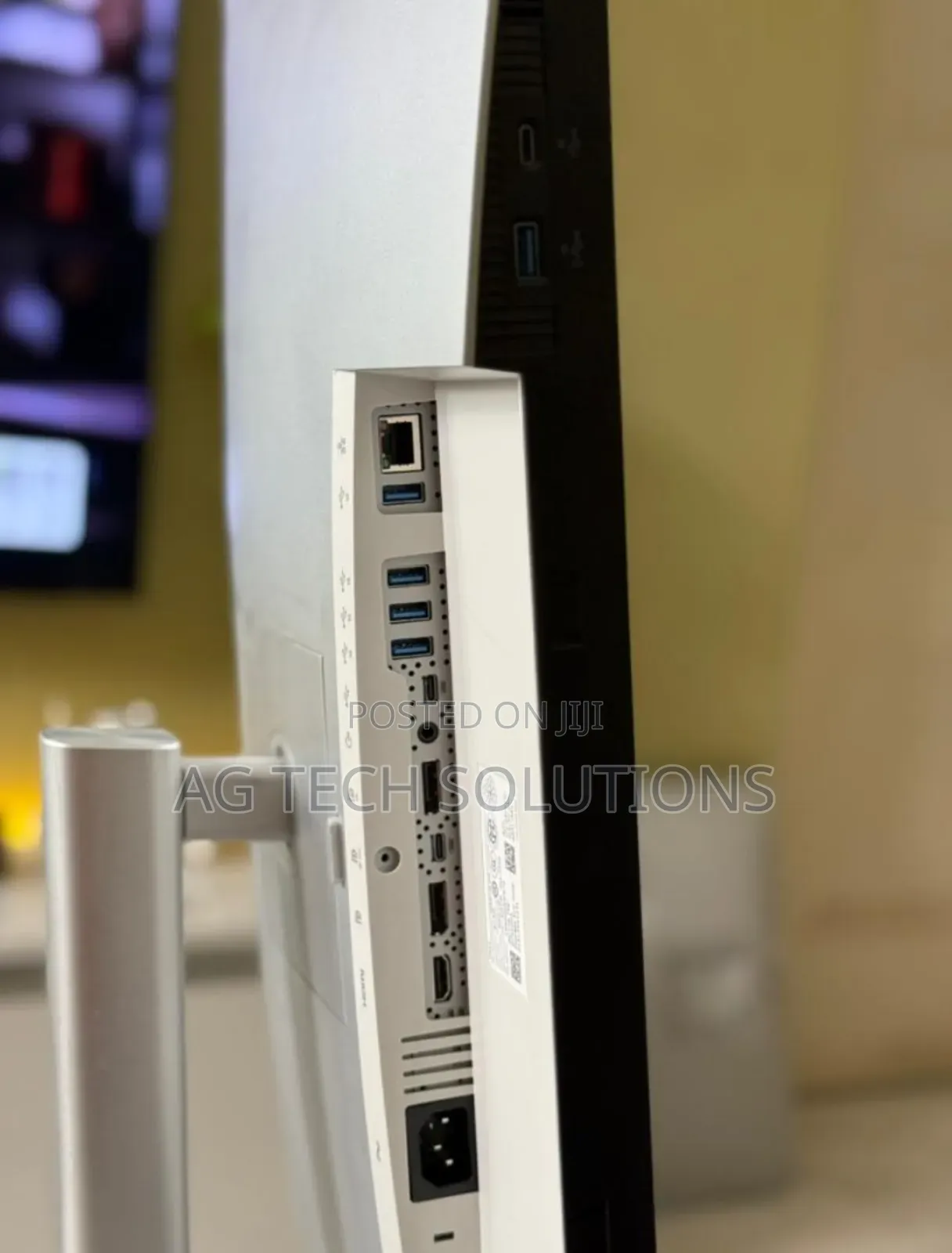 Dell Ultrasharp 27 Inches Edgeless Monitor